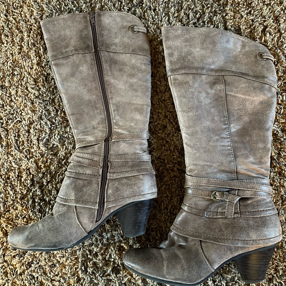 Cute brown boots with slight heel.